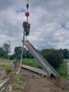 FINAROS FVD250 DuK_CT sheet pile pulling out (43) s Vibrationen beim Ziehen von Spundwand mit FINAROS FVD 250 Vibrationsdaempfer